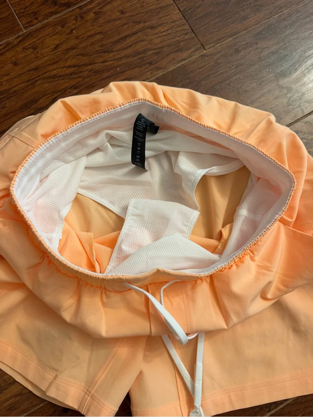 NWT Lululemon Men’s Pool Shorts 7” Inseam in Peach Fuzz